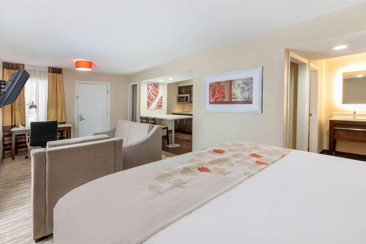 Hawthorn Suites By Wyndham Detroit Southfield Εξωτερικό φωτογραφία