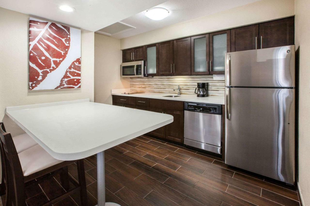 Hawthorn Suites By Wyndham Detroit Southfield Εξωτερικό φωτογραφία