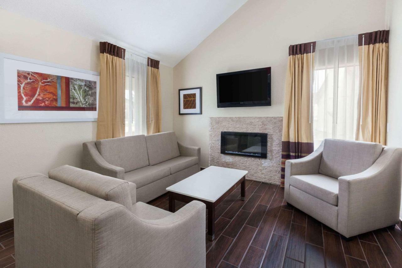 Hawthorn Suites By Wyndham Detroit Southfield Εξωτερικό φωτογραφία